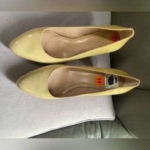 Vince Camuto pumps